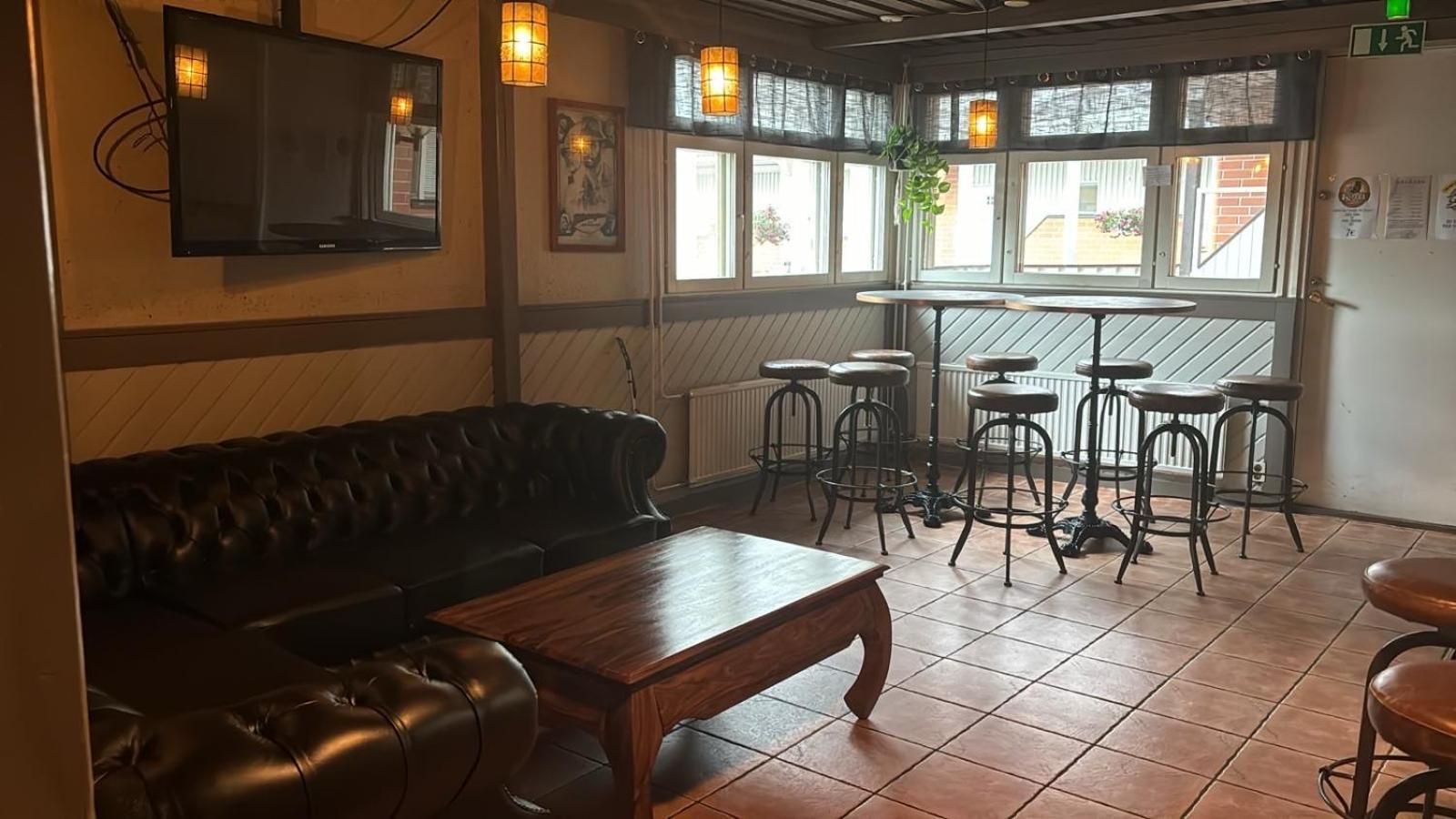 Hotelli Ravintola Tiilikka Rautavaara ภายนอก รูปภาพ