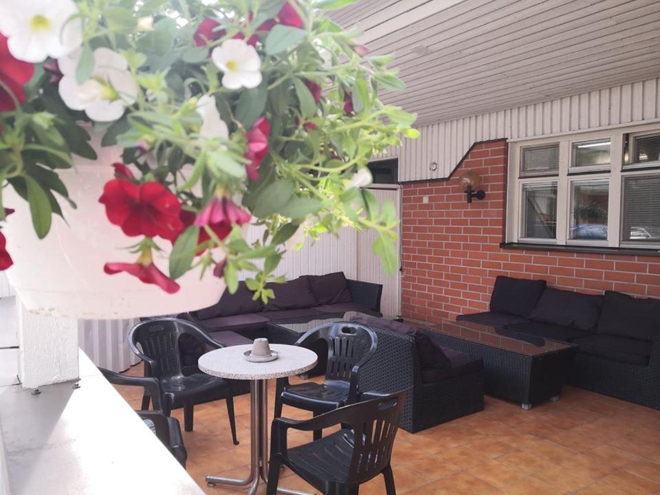 Hotelli Ravintola Tiilikka Rautavaara ภายนอก รูปภาพ